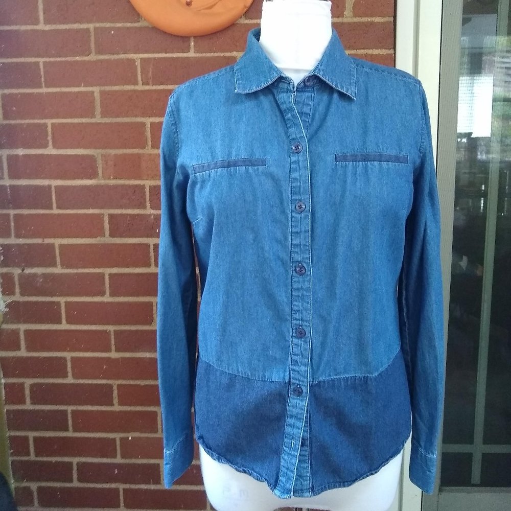 New York & Company Chambray Blue Long Sleeve Shirt